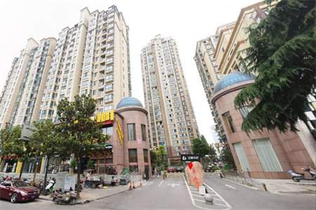 龙都阳光河畔3室2厅2卫94.8万129m2出售